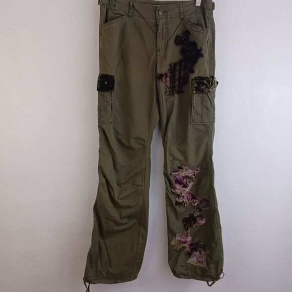 Express precision fit green cargo pants with velvet patches size 4 - Picture 1 of 12